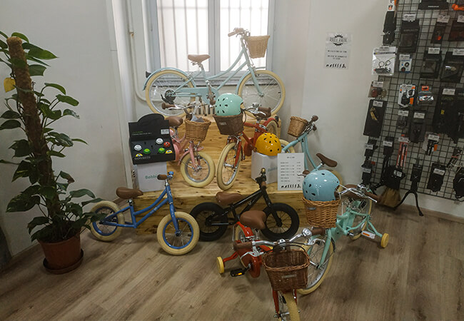 Installation caisse enregistreuse boutique de vélos Roule Raoul