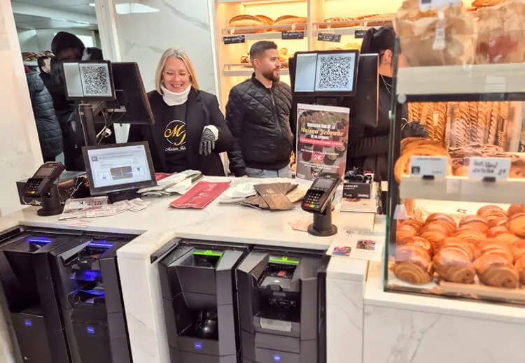 Installation caisse enregistreuse et monnayeur automatique pour la boulangerie pâtisserie Maison Jebrane