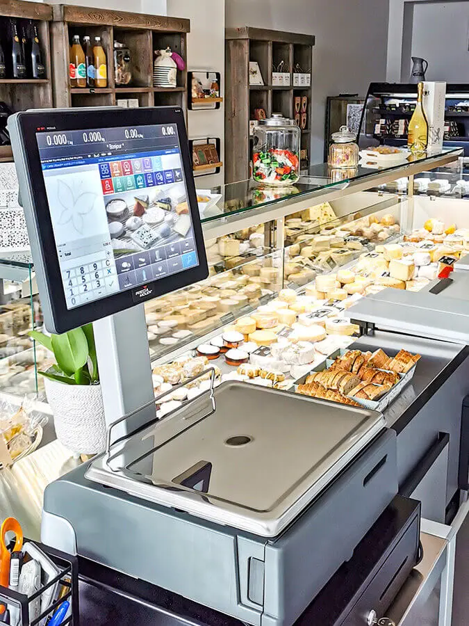 Installation balance professionnelle pour l'épicerie Caprice Gourmand Installation balance professionnelle pour l'épicerie Caprice Gourmand