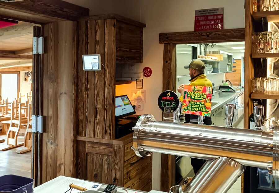 Le bar de l'auberge du Schiessroth à Gaschney
